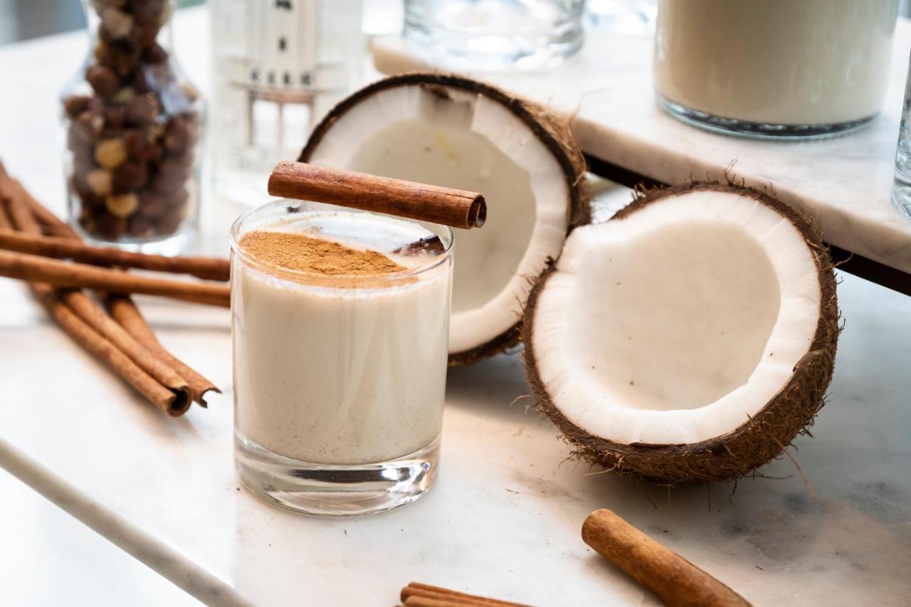 Kimpton Epic Hotel By Ihg Miami Kültér fotó Coconut milk