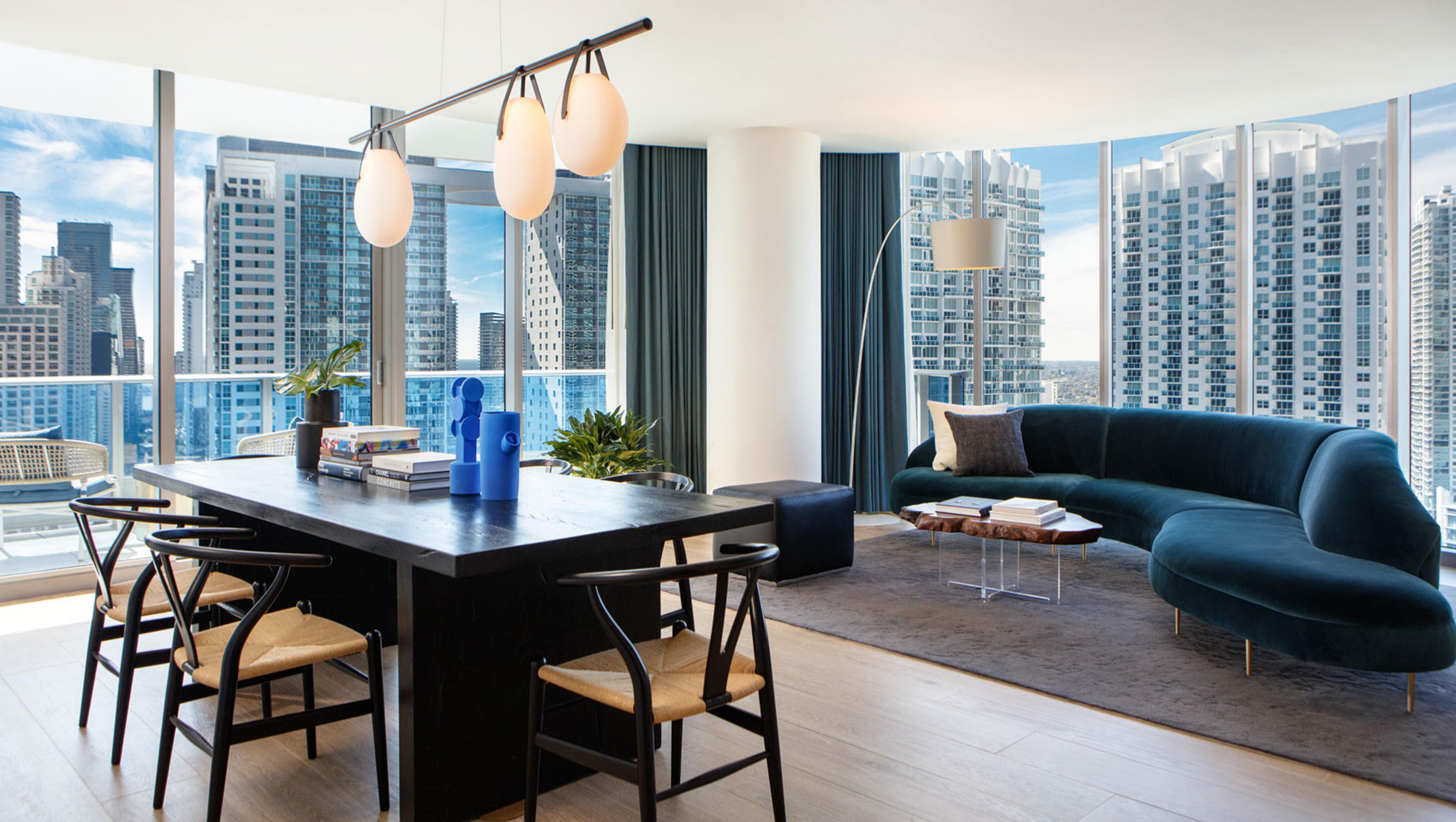 Kimpton Epic Hotel By Ihg Miami Kültér fotó A living room at the Ritz-Carlton, South Beach
