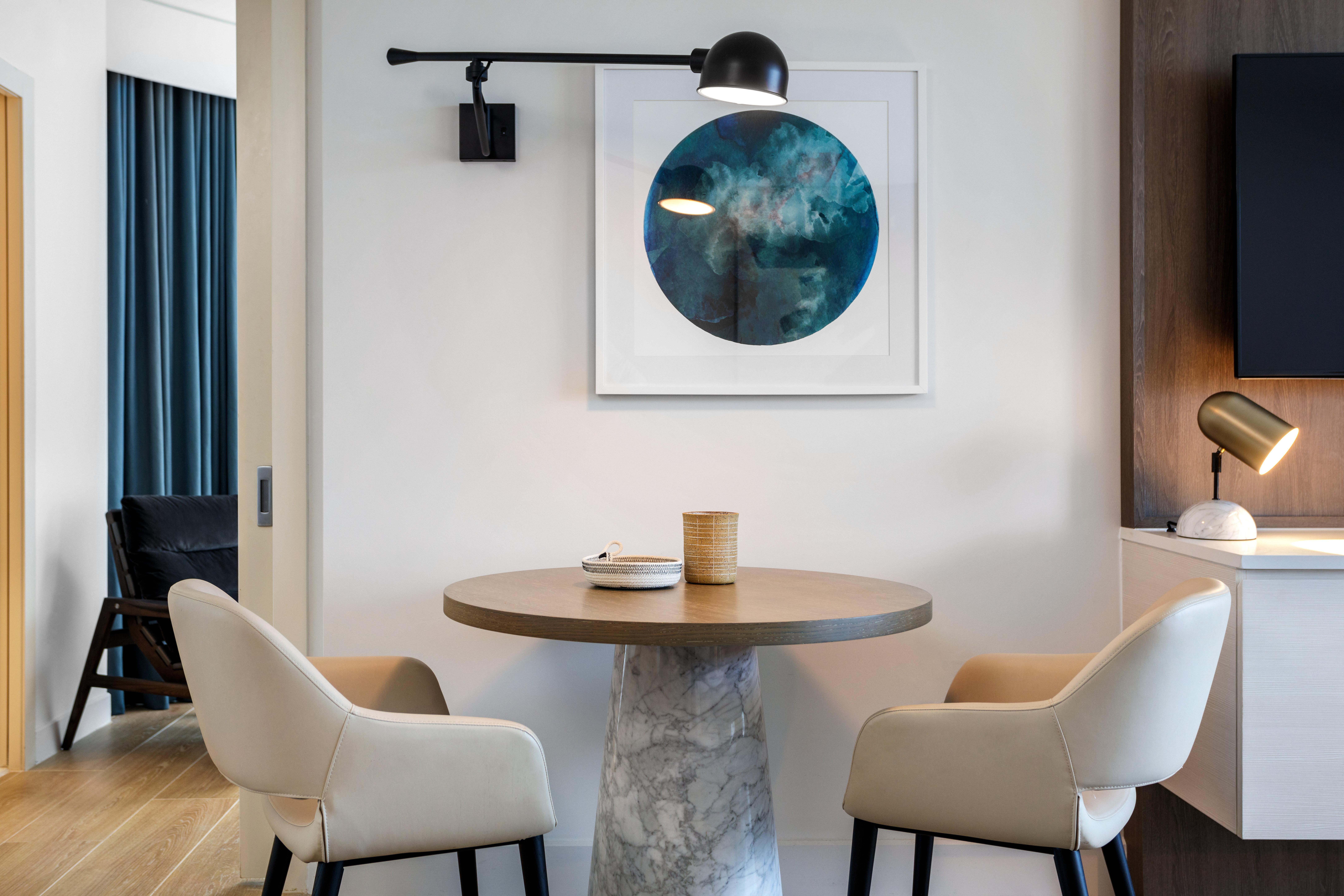 Kimpton Epic Hotel By Ihg Miami Kültér fotó A wall-mounted light