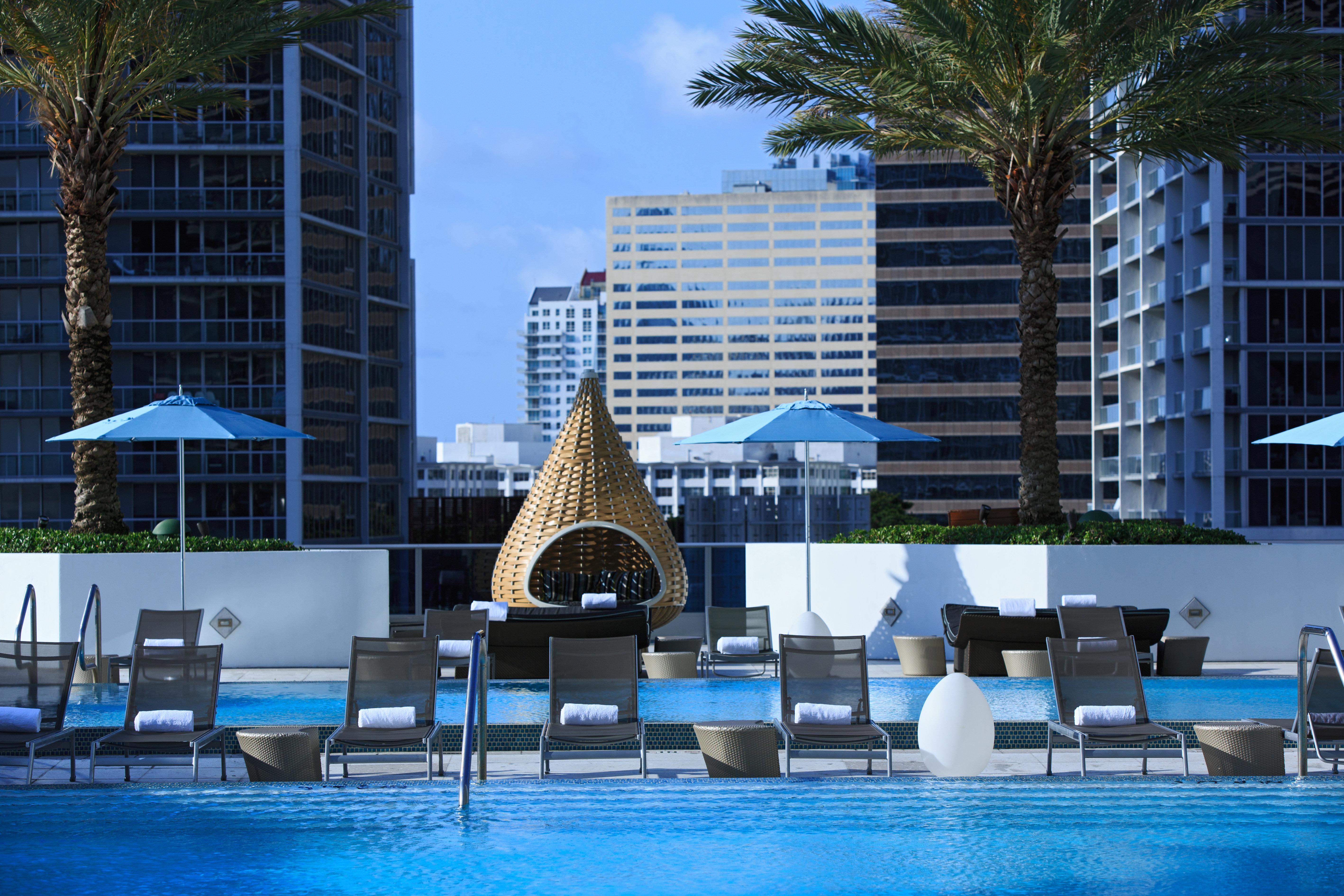 Kimpton Epic Hotel By Ihg Miami Kültér fotó The pool at the JW Marriott Marquis Houston