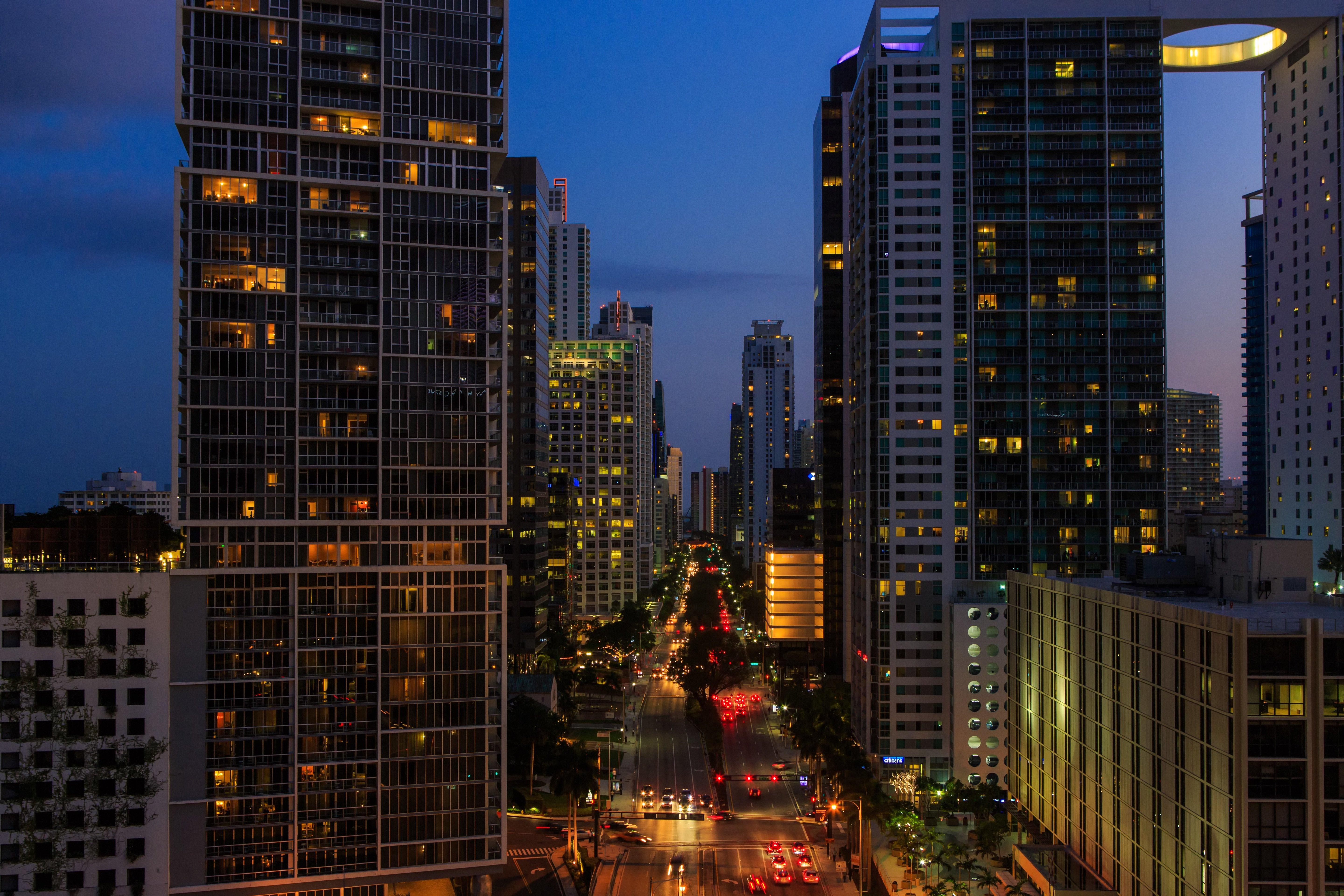 Kimpton Epic Hotel By Ihg Miami Kültér fotó Residential buildings in the district