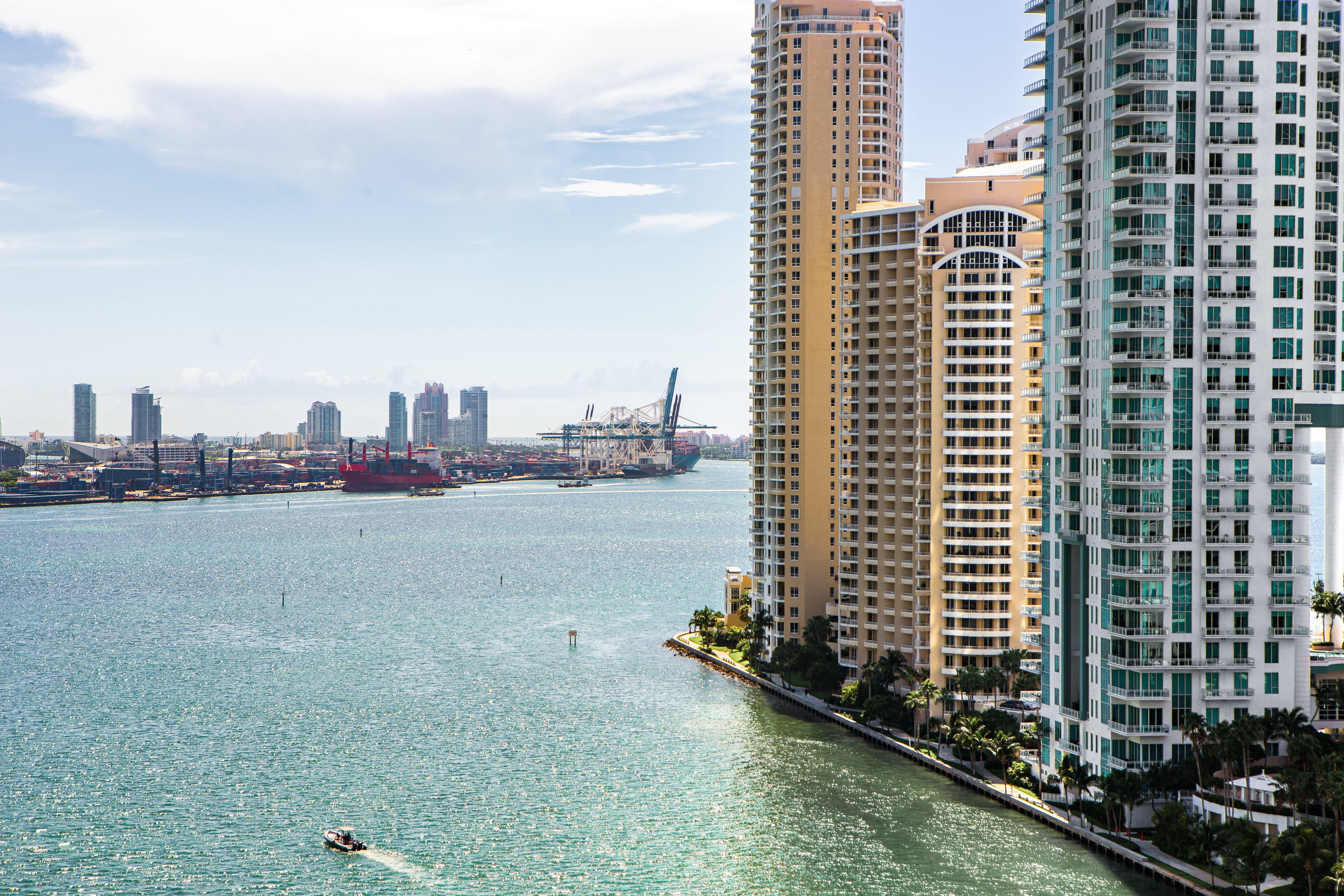 Kimpton Epic Hotel By Ihg Miami Kültér fotó View of San Diego from the Marina district