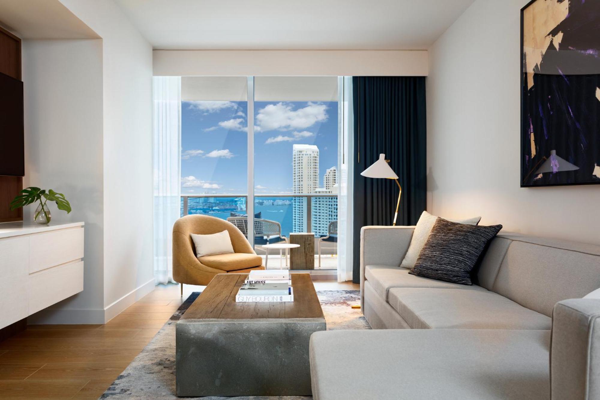 Kimpton Epic Hotel By Ihg Miami Kültér fotó Living room